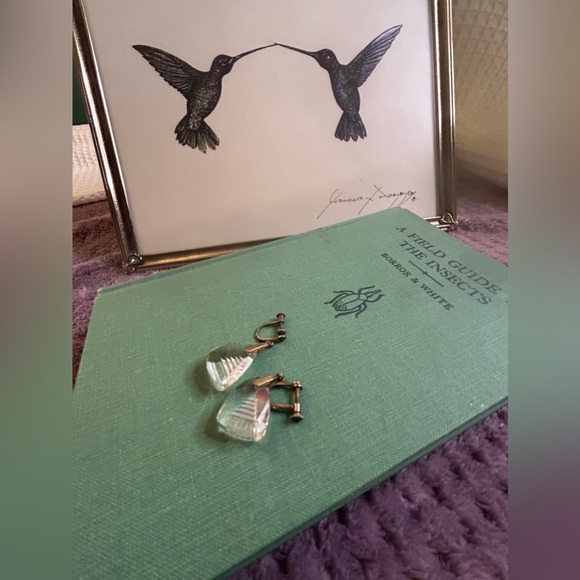 Antique Screw-Back Earrings - Picture 15 of 16